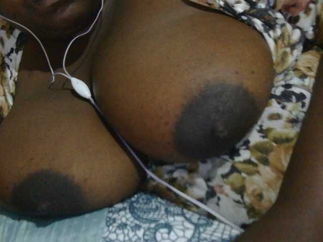 pervertmom live cam on BongaCams