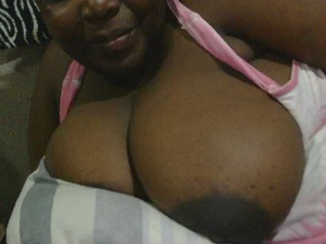 pervertmom, live now on BongaCams