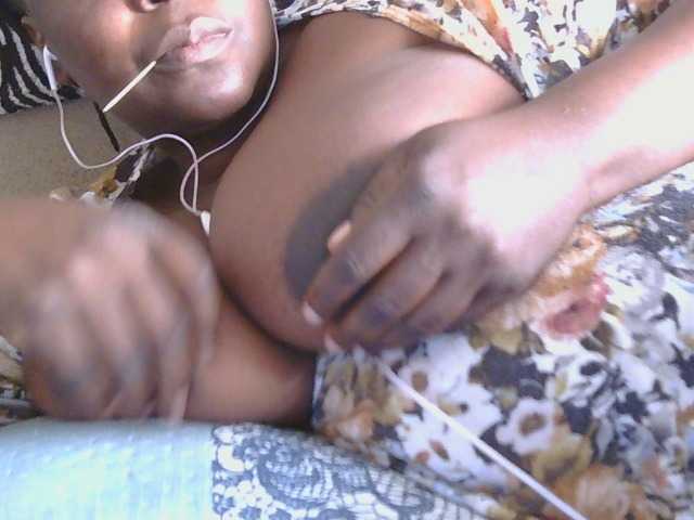 pervertmom live cam on BongaCams