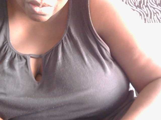 pervertmom live cam on BongaCams