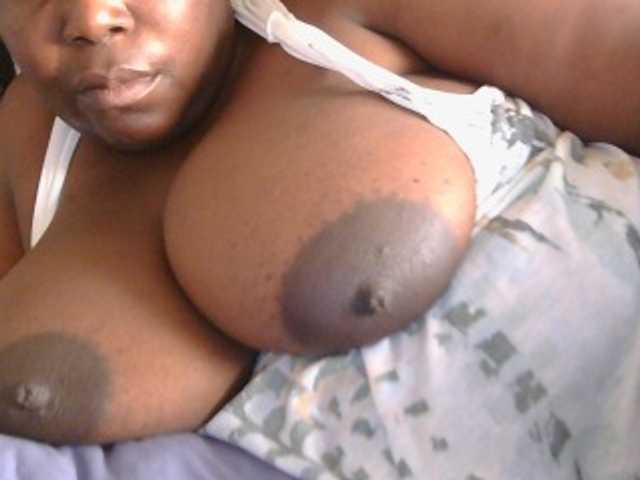 pervertmom live cam on BongaCams