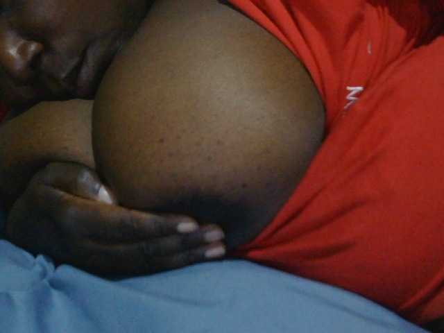 pervertmom live cam on BongaCams