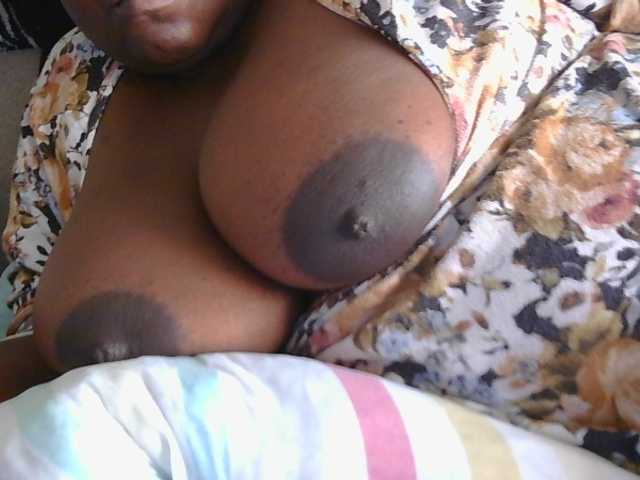 pervertmom live cam on BongaCams