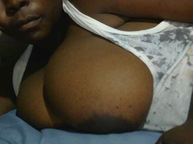 pervertmom live cam on BongaCams