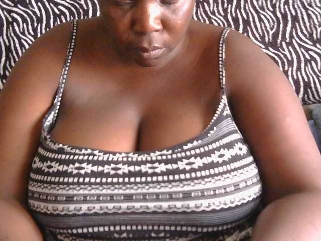 pervertmom live cam on BongaCams