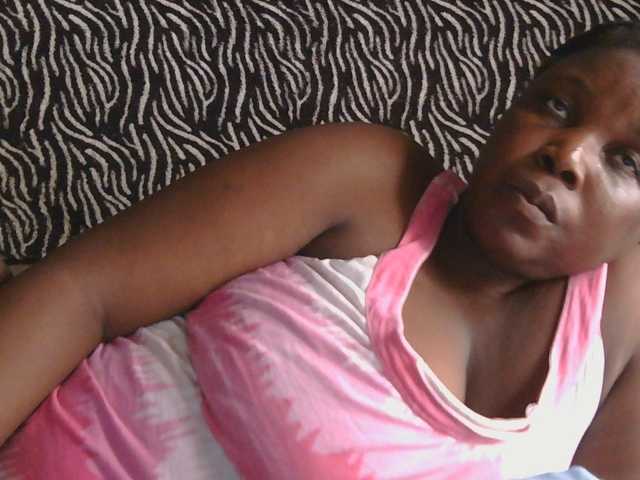 pervertmom live cam on BongaCams