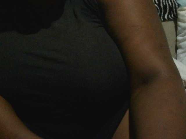 pervertmom live cam on BongaCams