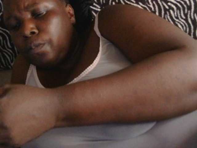pervertmom live cam on BongaCams