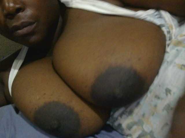 pervertmom live cam on BongaCams