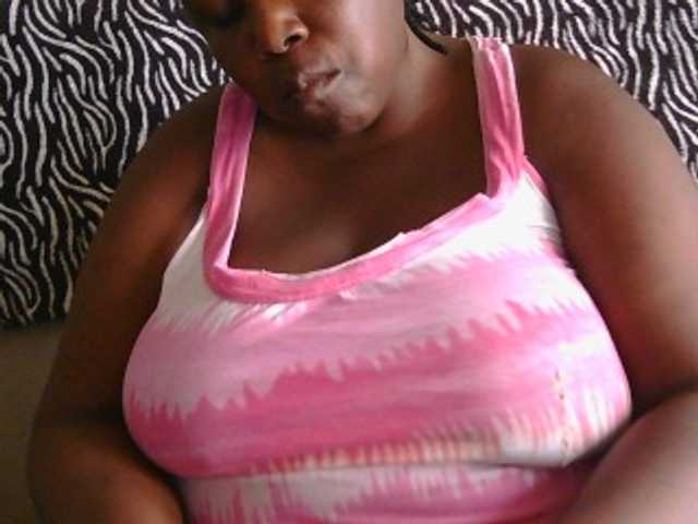 pervertmom live cam on BongaCams