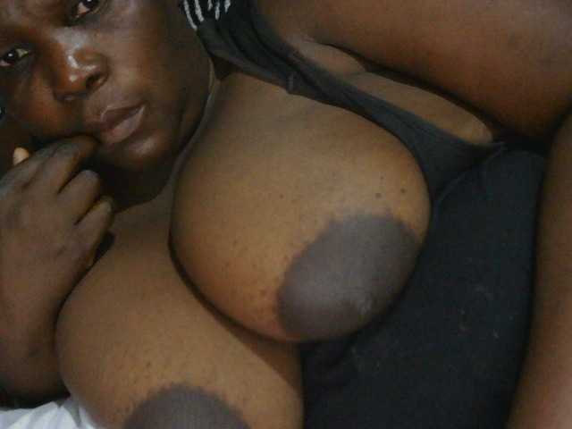 pervertmom live cam on BongaCams