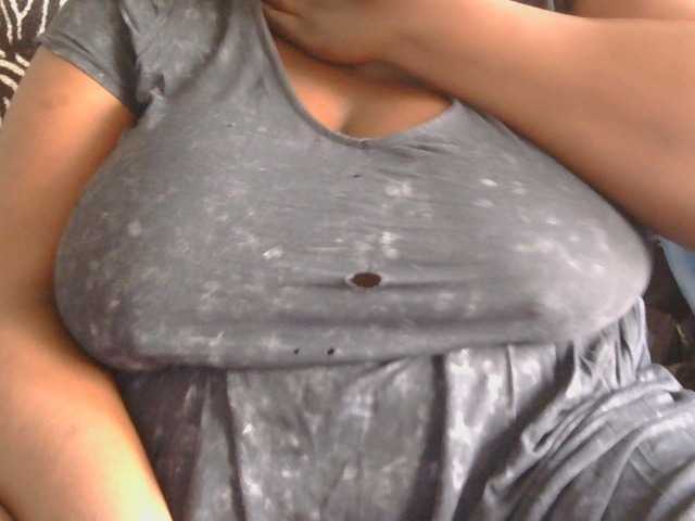 pervertmom live cam on BongaCams