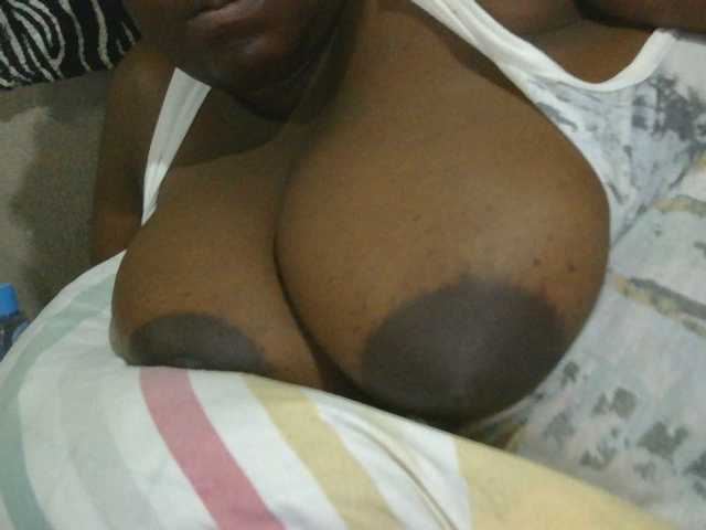 pervertmom live cam on BongaCams