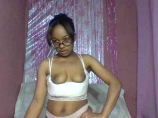 MelaniexXt webcam