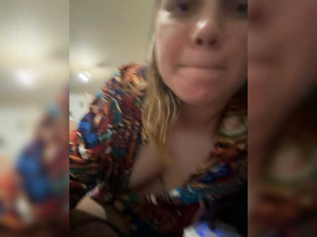 mari12-1 live webcam show