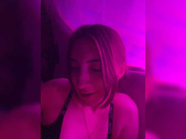 Neznakomka live cam on BongaCams