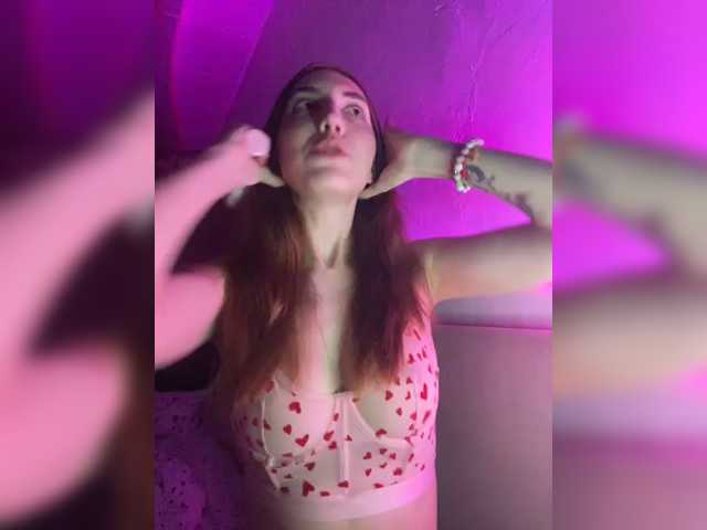 Neznakomka live cam on BongaCams