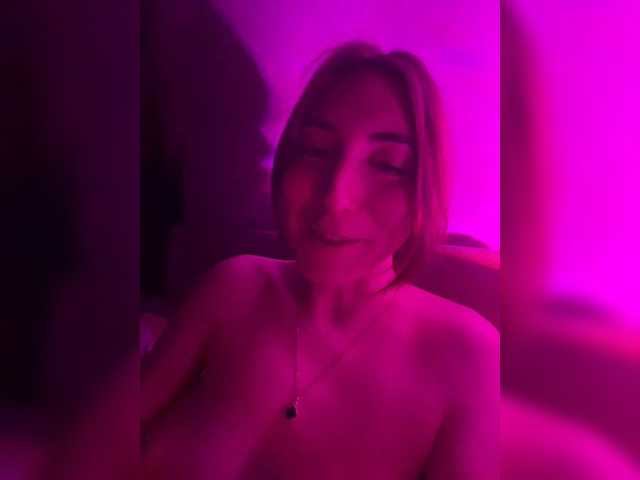 Neznakomka live cam on BongaCams