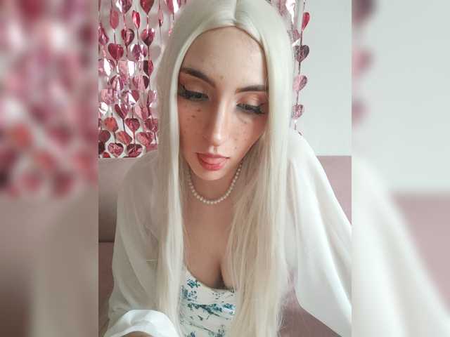 Neznakomka live cam on BongaCams