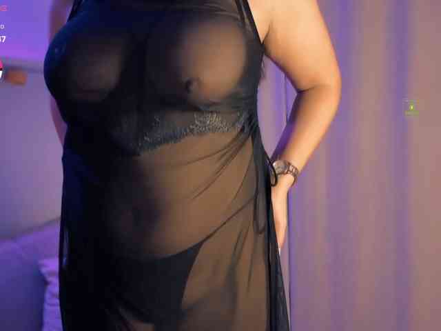 Juicy-Curvy