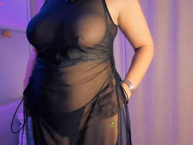 Juicy-Curvy