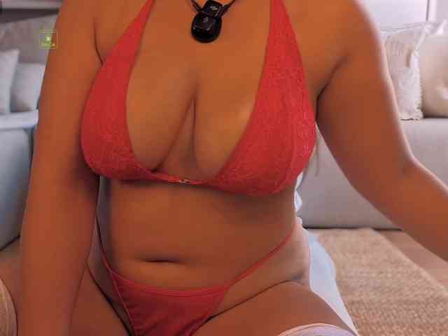 Juicy-Curvy