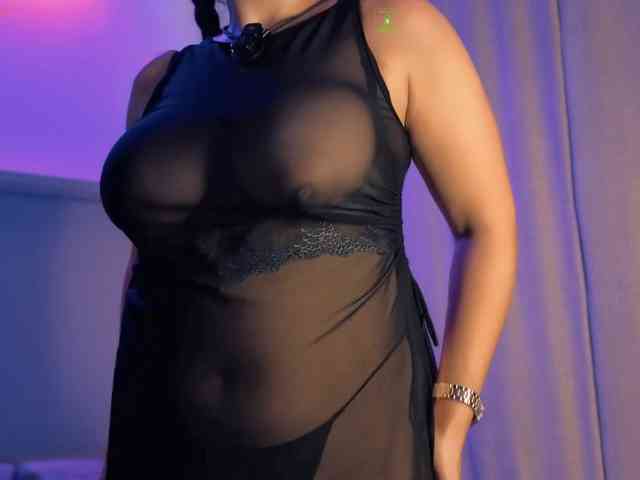 Juicy-Curvy