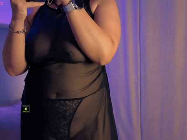 Juicy-Curvy