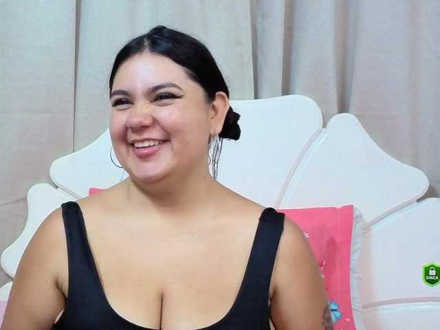 JadeGlow live cam on BongaCams