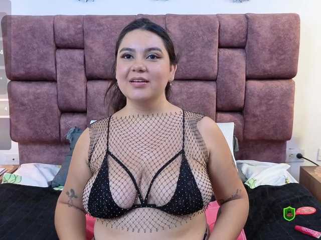 JadeGlow live cam on BongaCams