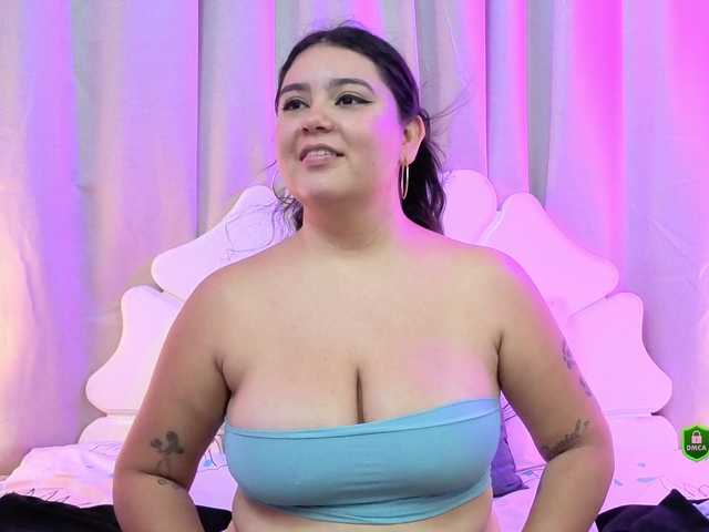 JadeGlow live webcam show