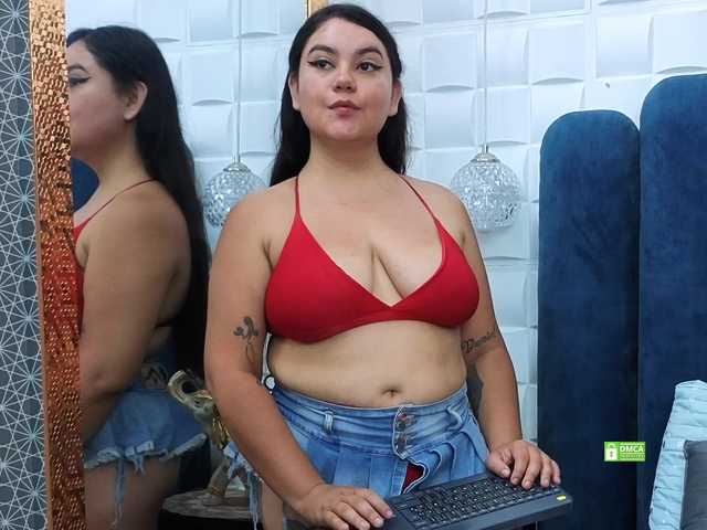 JadeGlow live cam on BongaCams