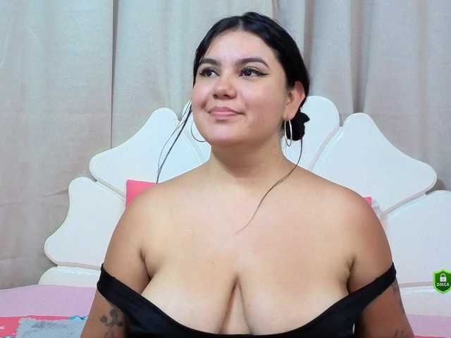 JadeGlow live cam on BongaCams