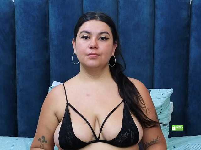 JadeGlow live cam on BongaCams