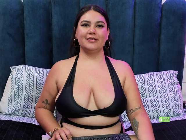 JadeGlow live webcam show