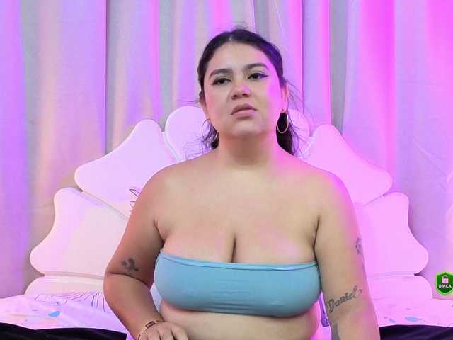 JadeGlow live webcam show