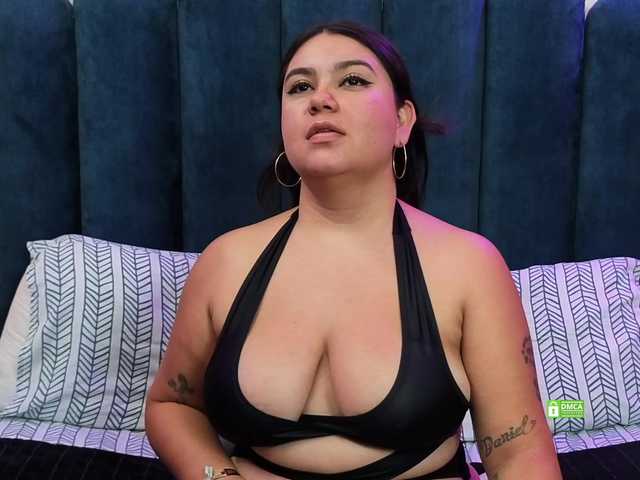 JadeGlow live cam on BongaCams