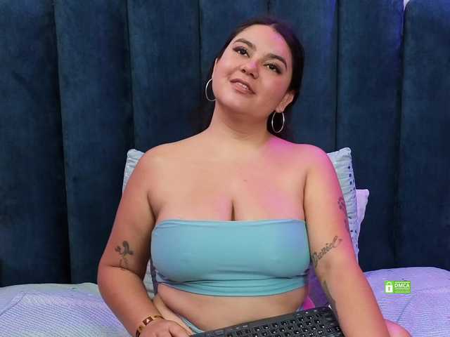 JadeGlow live cam on BongaCams