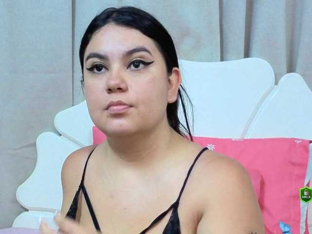 JadeGlow live cam on BongaCams