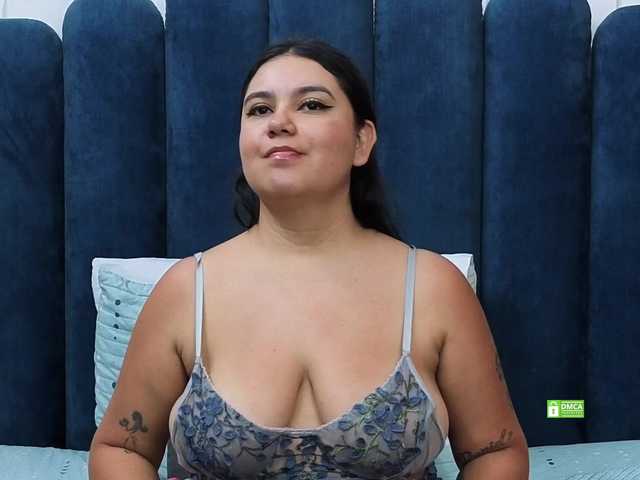 JadeGlow live cam on BongaCams