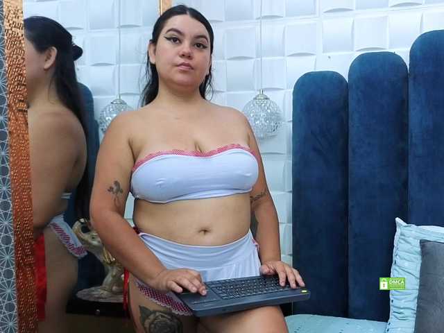JadeGlow live cam on BongaCams