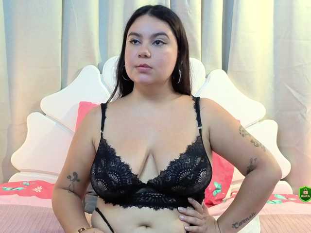 JadeGlow live cam on BongaCams