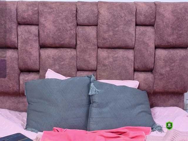 JadeGlow live cam preview