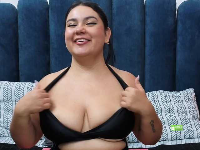 JadeGlow live cam on BongaCams