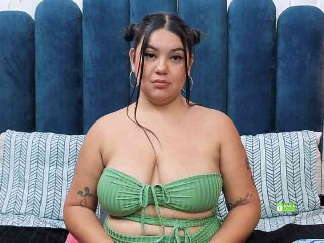 JadeGlow webcam