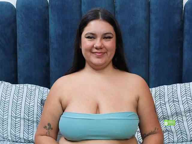 JadeGlow webcam