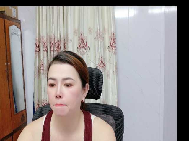 Lindahot69 live cam on BongaCams