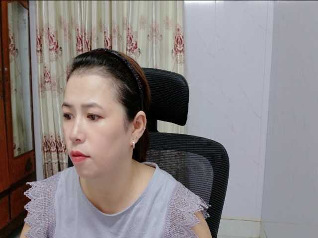 Lindahot69 live cam on BongaCams