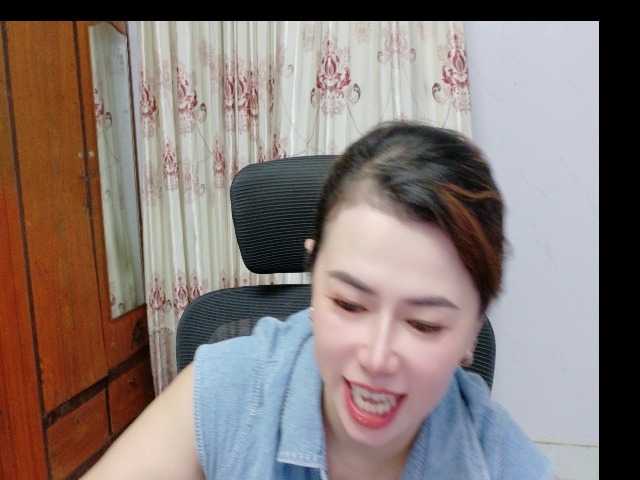 Lindahot69 live cam on BongaCams