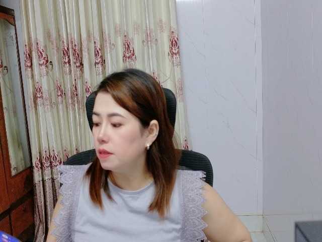 Lindahot69 live cam on BongaCams